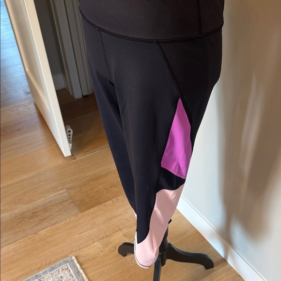 FILA Colorful Activewear Set - Picture 3 of 11